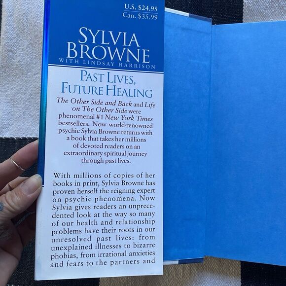Sylvia Browne Hardback Large Print Edition Of Past Lives, Future Healing. 2001. - Picture 3 of 8